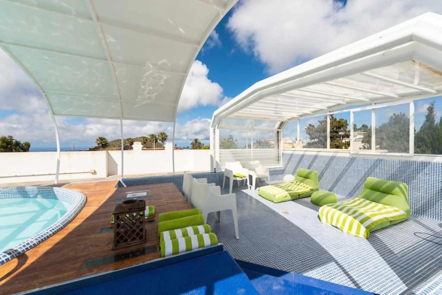 Amplia Villa De Lujo Con Piscina Climatizada Лас Палмас де Гран Канария Екстериор снимка
